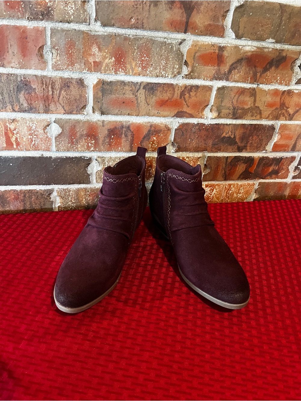 Earth Origins Women’s Burgundy Ankle boots Size:11